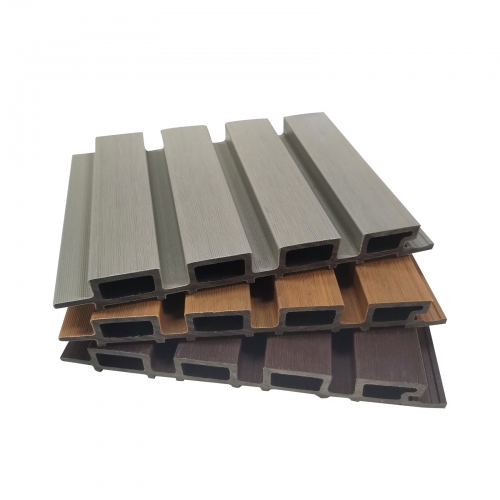 Tablero de pared de plástico de madera coextruida de Ourdoor Panel de pared resistente a la humedad resistente a los rayos UV
